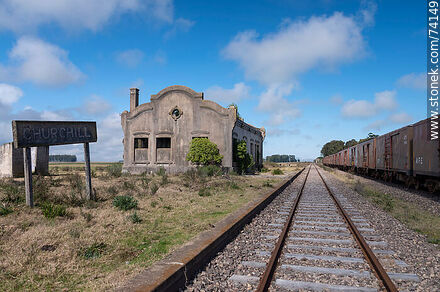 Abandoned station sign - Tacuarembo - URUGUAY. Photo #74149