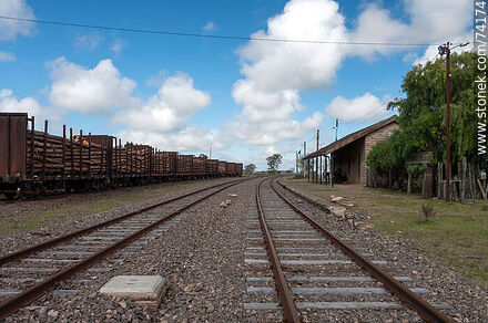 3 station track lines - Tacuarembo - URUGUAY. Photo #74174