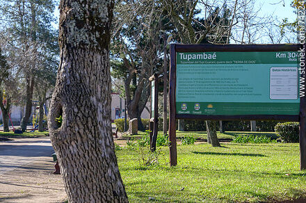 Plaza de Tupambaé - Departamento de Cerro Largo - URUGUAY. Foto No. 74224