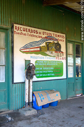 Estación de tren de Fraile Muerto. Murales recordatorios del tren - Departamento de Cerro Largo - URUGUAY. Foto No. 74270