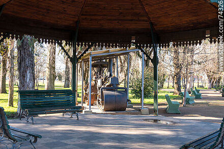 Glorieta en el parque Zorrilla - Departamento de Cerro Largo - URUGUAY. Foto No. 74326