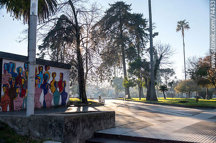 Mural en la plaza Independencia - Departamento de Cerro Largo - URUGUAY. Foto No. 74433