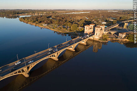 Aerial photo of the Baron de Mauá bridge linking the cities of Rio Branco and Jaguarão over the Yaguarón River - Department of Cerro Largo - URUGUAY. Photo #74671