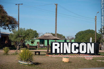 Rincón sign on Route 18 - Department of Treinta y Tres - URUGUAY. Photo #74759
