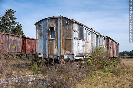 José Pedro Varela train station. Old wooden wagons - Lavalleja - URUGUAY. Photo #74846