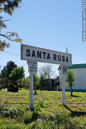Estación de trenes de Santa Rosa. Cartel de la estación - Departamento de Canelones - URUGUAY. Foto No. 75114