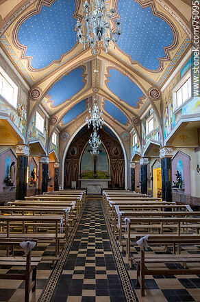 Inside St. Rose of Lima Parish - Department of Canelones - URUGUAY. Photo #75095