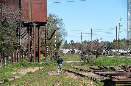 Estación de ferrocarril de San Ramón. Tanque agua de hierro - Departamento de Canelones - URUGUAY. Foto No. 75236