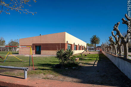 Escuela - Departamento de Canelones - URUGUAY. Foto No. 75276