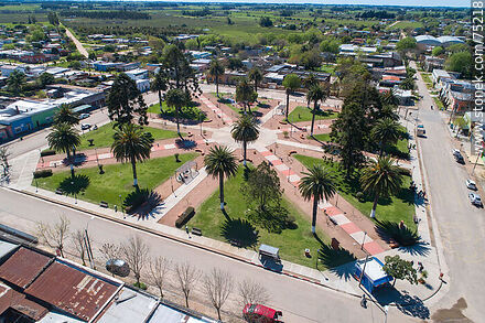 Vista aérea de la plaza de Santa Rosa - Departamento de Canelones - URUGUAY. Foto No. 75218