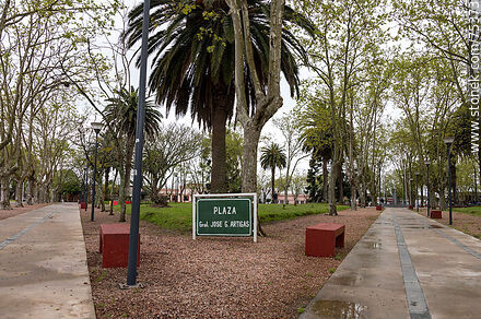 Plaza Artigas - Departamento de Durazno - URUGUAY. Foto No. 75373