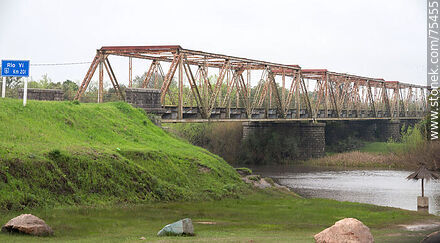 Puente en Ruta 6 sobre el río Yí - Departamento de Durazno - URUGUAY. Foto No. 75455
