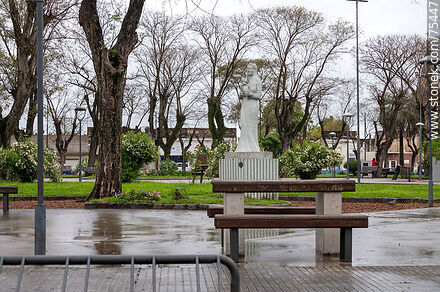 Plaza Dr. Enamorado. Monumento a la madre - Departamento de Durazno - URUGUAY. Foto No. 75447