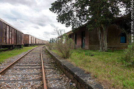 Illescas railroad station. Platform - Department of Florida - URUGUAY. Photo #75645