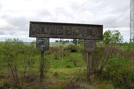 Illescas railroad station. Station sign - Department of Florida - URUGUAY. Photo #75637