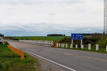 Arroyo Timote en Ruta 6 - Departamento de Florida - URUGUAY. Foto No. 75651