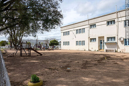 Escuela No. 45 Cyro Giambruno - Departamento de Florida - URUGUAY. Foto No. 75738