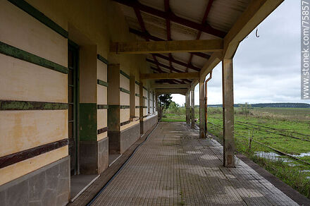Estación Chileno que funciona como policlínica - Departamento de Durazno - URUGUAY. Foto No. 75857