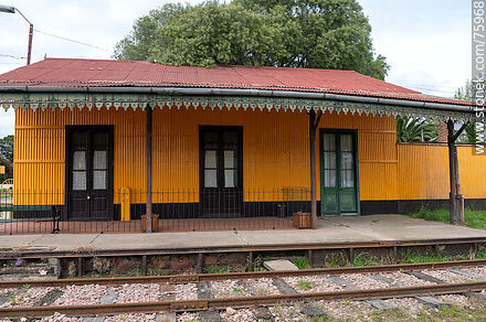 Casupá Railway Station. At present (2021) it is the House of Culture. Station platform - Department of Florida - URUGUAY. Photo #75968