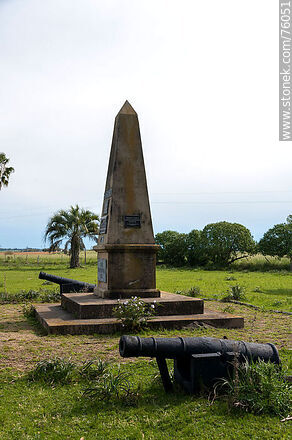 Place where the Battle of Sarandí took place on October 12, 1825. Commemorative Obelisk - Department of Florida - URUGUAY. Photo #76051