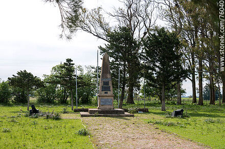 Place where the Battle of Sarandí took place on October 12, 1825. Commemorative Obelisk - Department of Florida - URUGUAY. Photo #76040