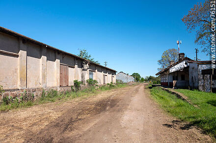 Yí Railway Station. Warehouse for freight cars. Space for UPM train (2021). - Durazno - URUGUAY. Photo #76151