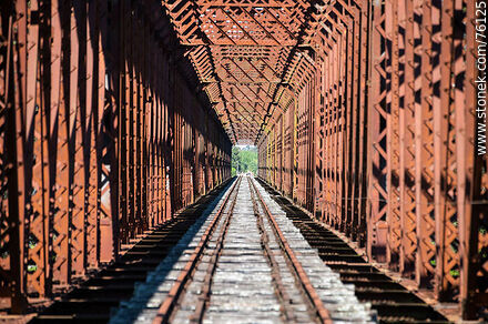 Reticulated iron railway bridge over the Yí River (2021) - Durazno - URUGUAY. Photo #76125