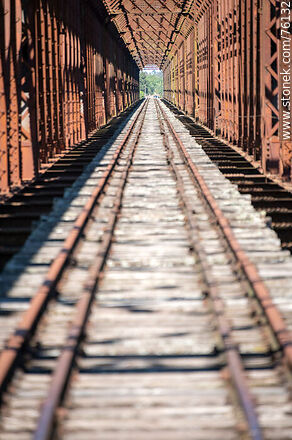 Puente ferroviario de hierro reticulado sobre el río Yí (2021) - Departamento de Durazno - URUGUAY. Foto No. 76132