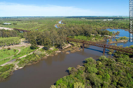 Aerial view of the railroad bridge and the Puente Viejo over the Yí River - Durazno - URUGUAY. Photo #76182