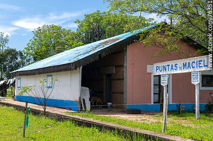 Estación de trenes Puntas de Maciel. Cartel de la estación - Departamento de Florida - URUGUAY. Foto No. 76351