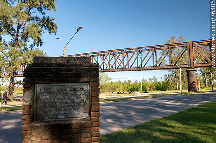 Tribute to Eng. Federico Capurro for the construction of the Old Wooden Bridge in 1903 - Durazno - URUGUAY. Photo #76405