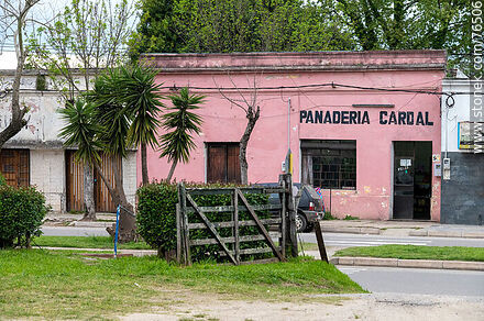 Panadería Cardal - Department of Florida - URUGUAY. Photo #76506