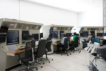 Sala de control de tráfico aéreo nacional - Departamento de Canelones - URUGUAY. Foto No. 76561