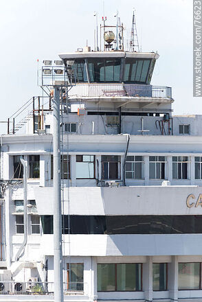 Antigua torre del aeropuerto - Departamento de Canelones - URUGUAY. Foto No. 76623