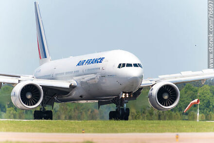 Boeing 777 de Air France aterrizando - Departamento de Canelones - URUGUAY. Foto No. 76697