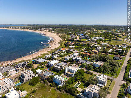 Vista aérea del balneario - Punta del Este y balnearios cercanos - URUGUAY. Foto No. 77044