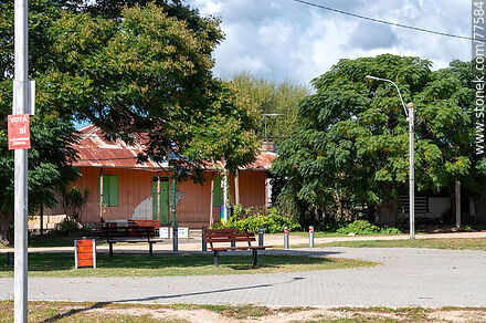 Estación de trenes Víctor Sudriers. Casa de la Cultura de Empalme Olmos - Departamento de Canelones - URUGUAY. Foto No. 77584