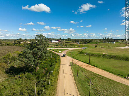 Vista aérea del parque industrial Olmos, cerámicas y azulejos (2022) - Departamento de Canelones - URUGUAY. Foto No. 77787