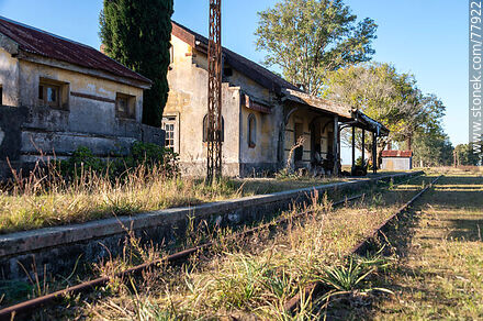 Estación de trenes Presidente Getulio Vargas. Andén - Departamento de Cerro Largo - URUGUAY. Foto No. 77922