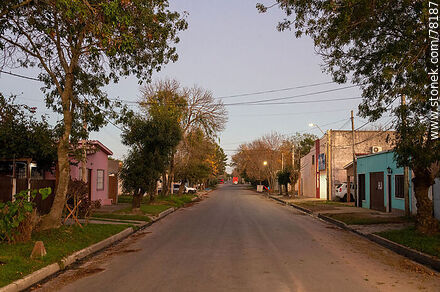 Una calle del Chuy - Departamento de Rocha - URUGUAY. Foto No. 78187