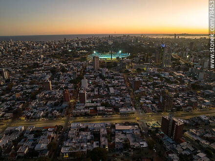 Vista aérea de la Avenida Luis Alberto de Herrera y el estadio Centenario iluminado - Departamento de Montevideo - URUGUAY. Foto No. 78453