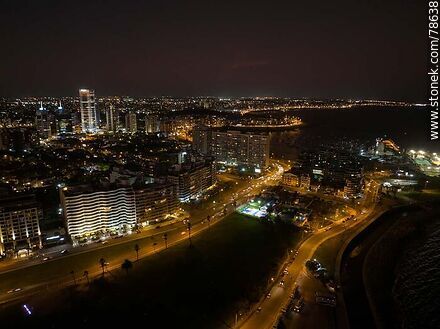 Vista aérea nocturna de Pocitos y Buceo sobre la costa al anochecer - Departamento de Montevideo - URUGUAY. Foto No. 78638