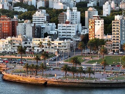 Aerial view of the República Argentina promenade at sunset - Department of Montevideo - URUGUAY. Photo #78673