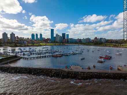 Vista aérea del Puerto Buceo en la tarde - Departamento de Montevideo - URUGUAY. Foto No. 78696