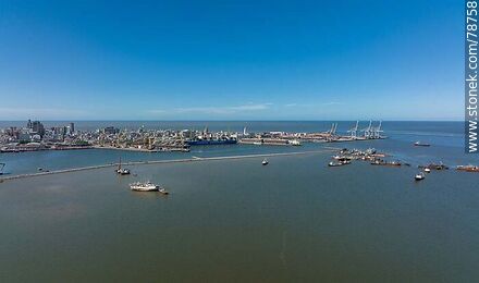 Foto aérea de la bahía de Montevideo - Departamento de Montevideo - URUGUAY. Foto No. 78758