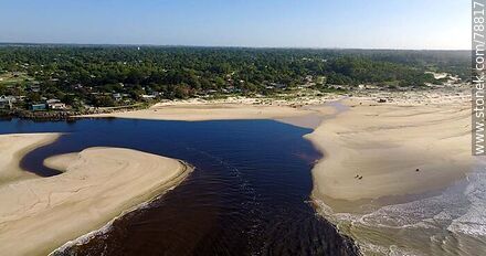 Aerial photo of the mouth of the Pando creek in the Río de la Plata. - Department of Canelones - URUGUAY. Photo #78817