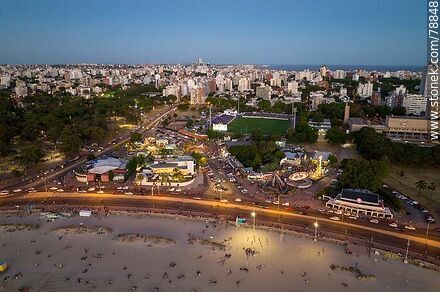 Foto aérea del Parque Rodó y la playa Ramírez al atardecer - Departamento de Montevideo - URUGUAY. Foto No. 78848