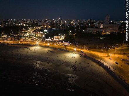 Foto aérea de la rambla Presidente Wilson al anochecer - Departamento de Montevideo - URUGUAY. Foto No. 78860