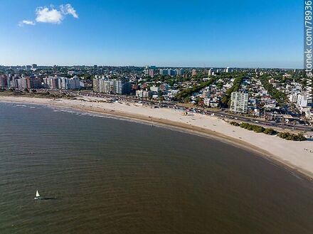 Foto aérea de la playa Malvín - Departamento de Montevideo - URUGUAY. Foto No. 78936