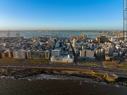 Vista aérea de la Ciudad Vieja al atardecer - Departamento de Montevideo - URUGUAY. Foto No. 79008